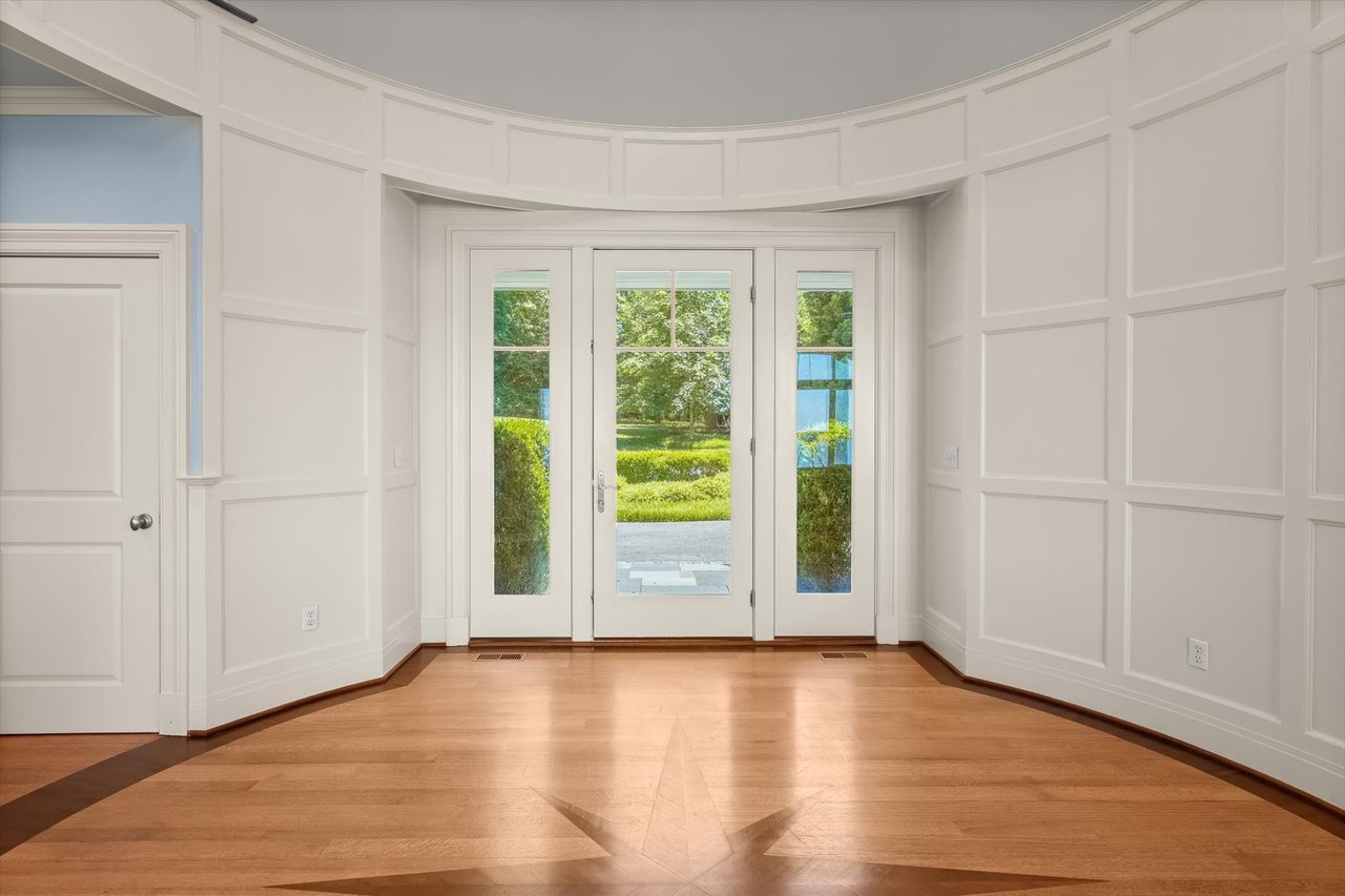 654 Round Hill Road