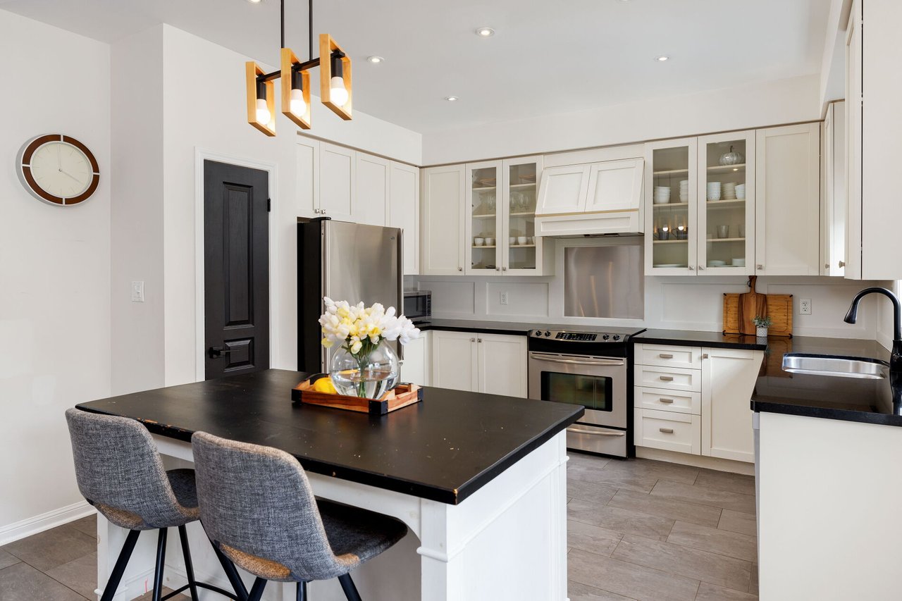 2202 Brookhaven Crescent