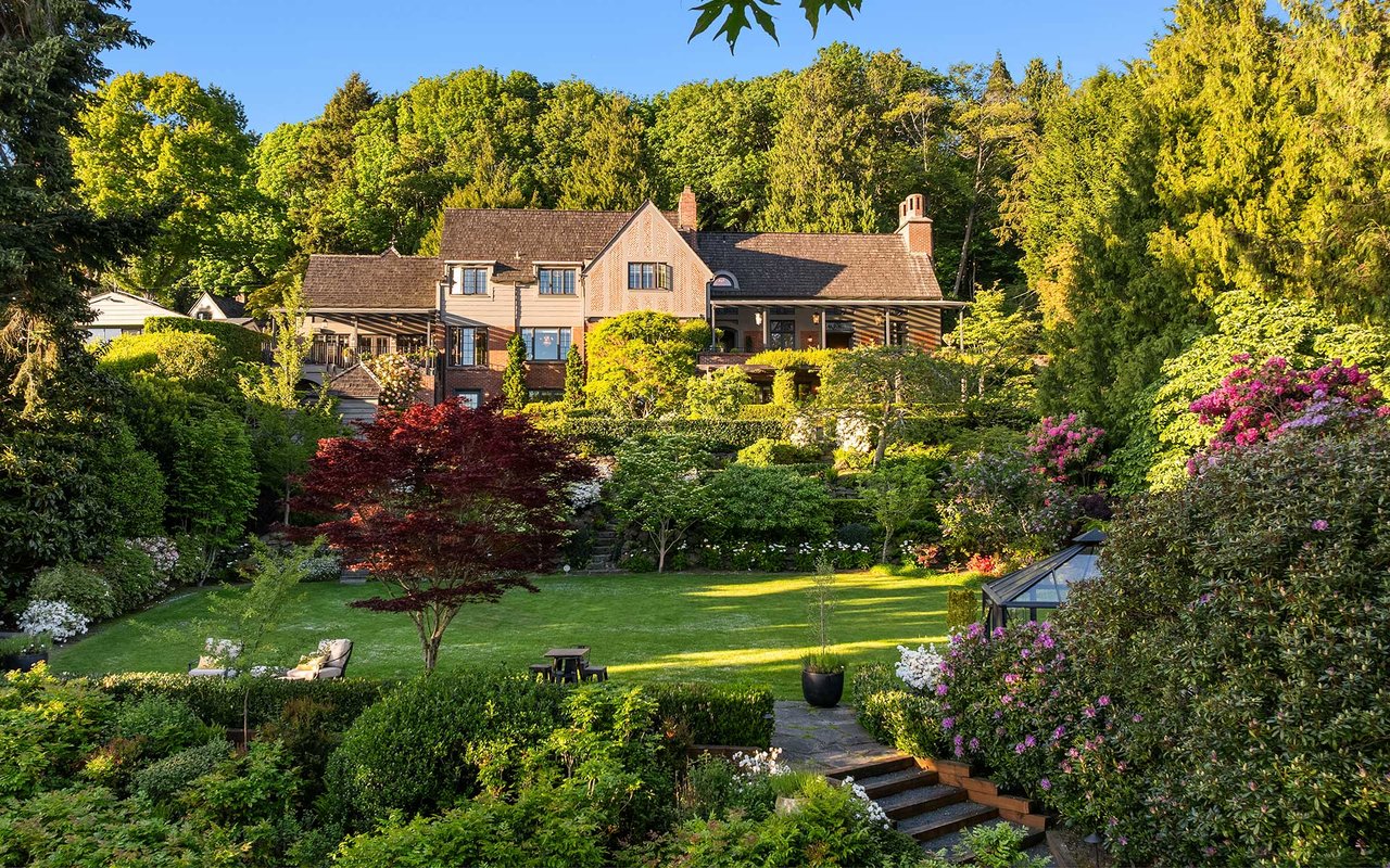 Historic Waterfront Estate in Magnolia