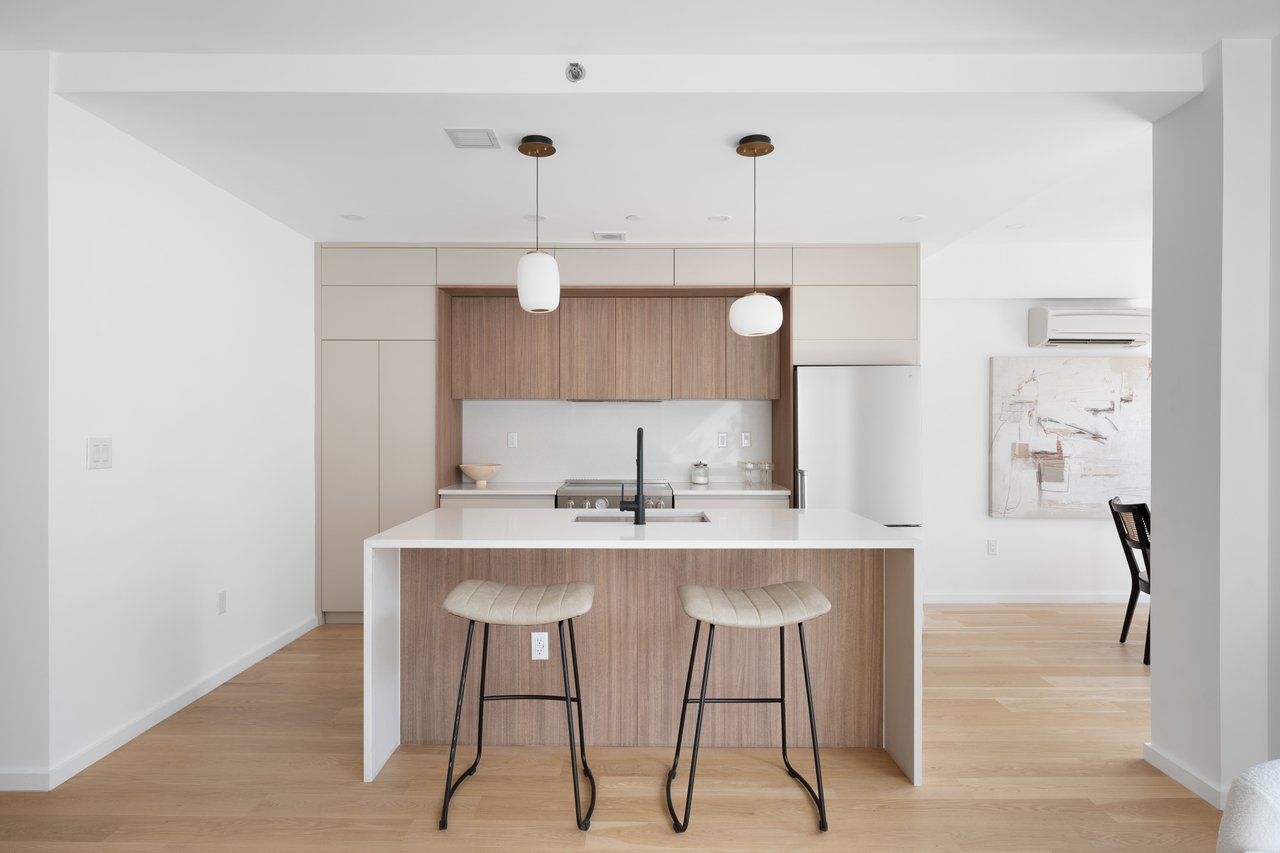 14-35 Broadway, Unit PH