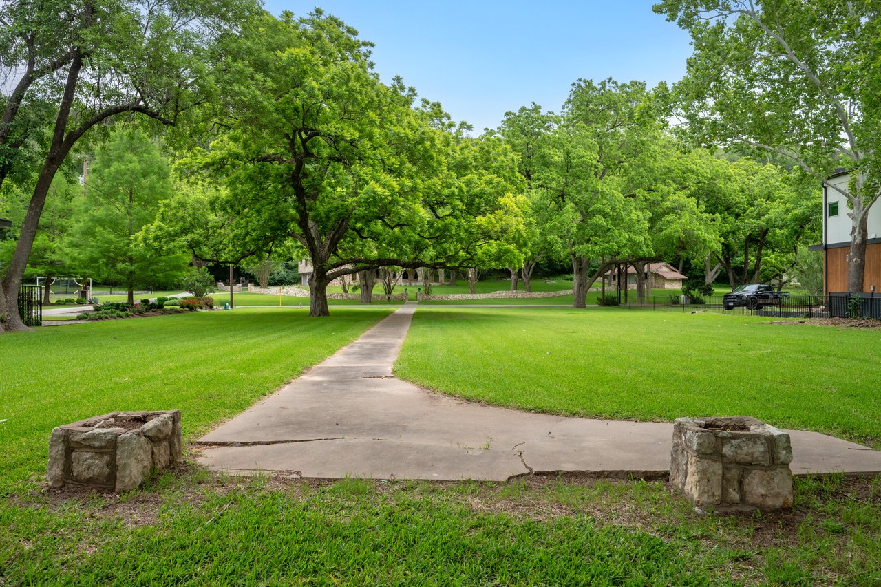 3200 Rivercrest Drive