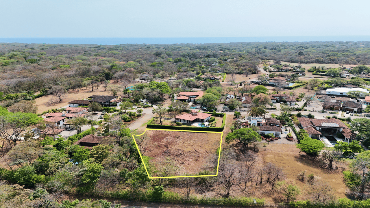 Los Almendros Lot #29 | Build-Ready 2,529m² Parcel in Hacienda Pinilla’s Premier Gated Community