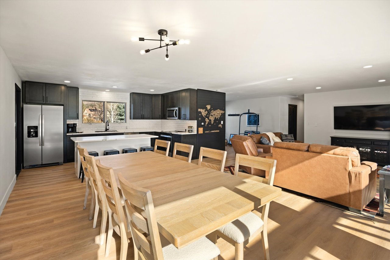 Beautifully Remodeled Home in the Heart of the Valley