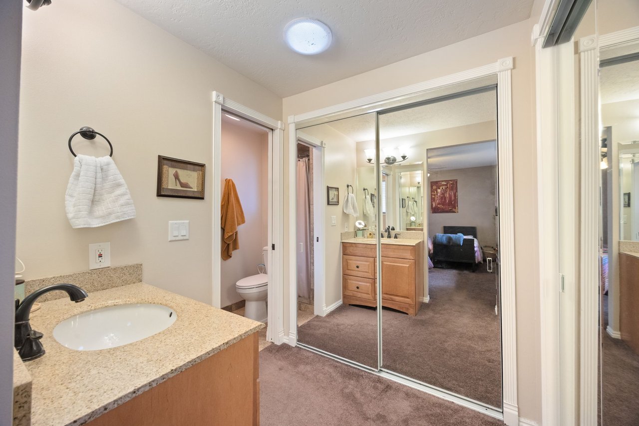 4372 S Hawarden Cir