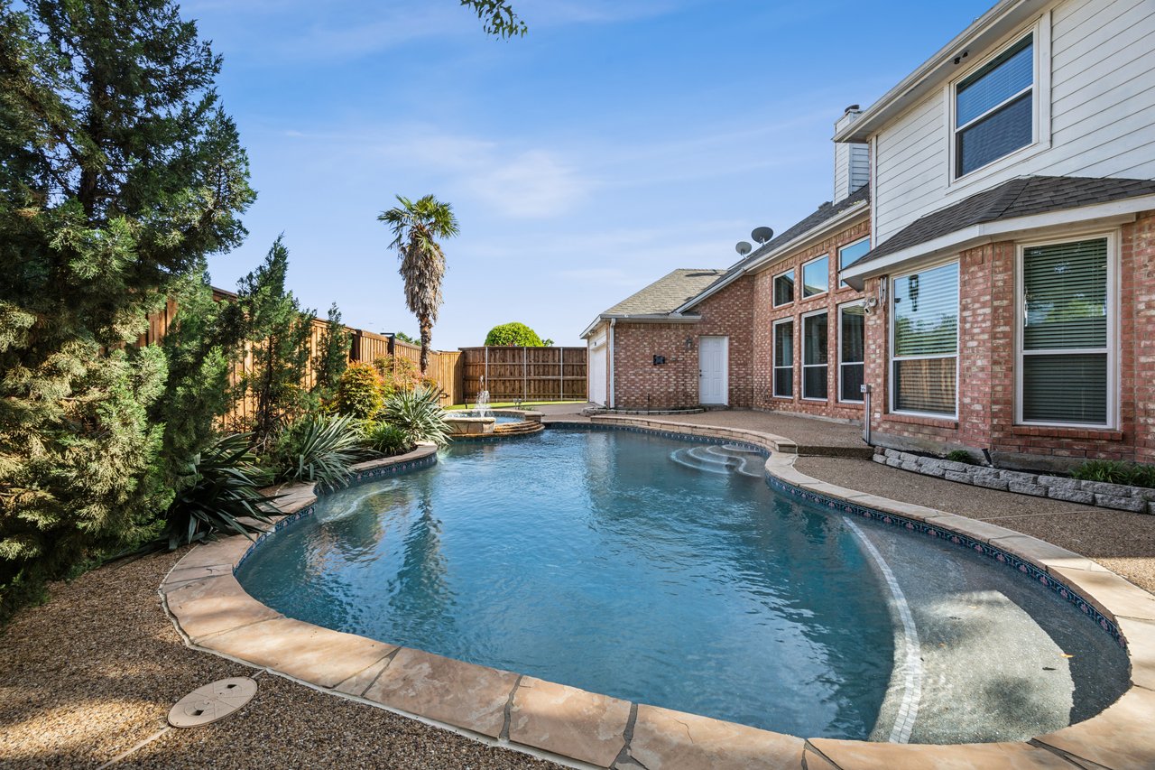 2716 Meadow Hills Lane