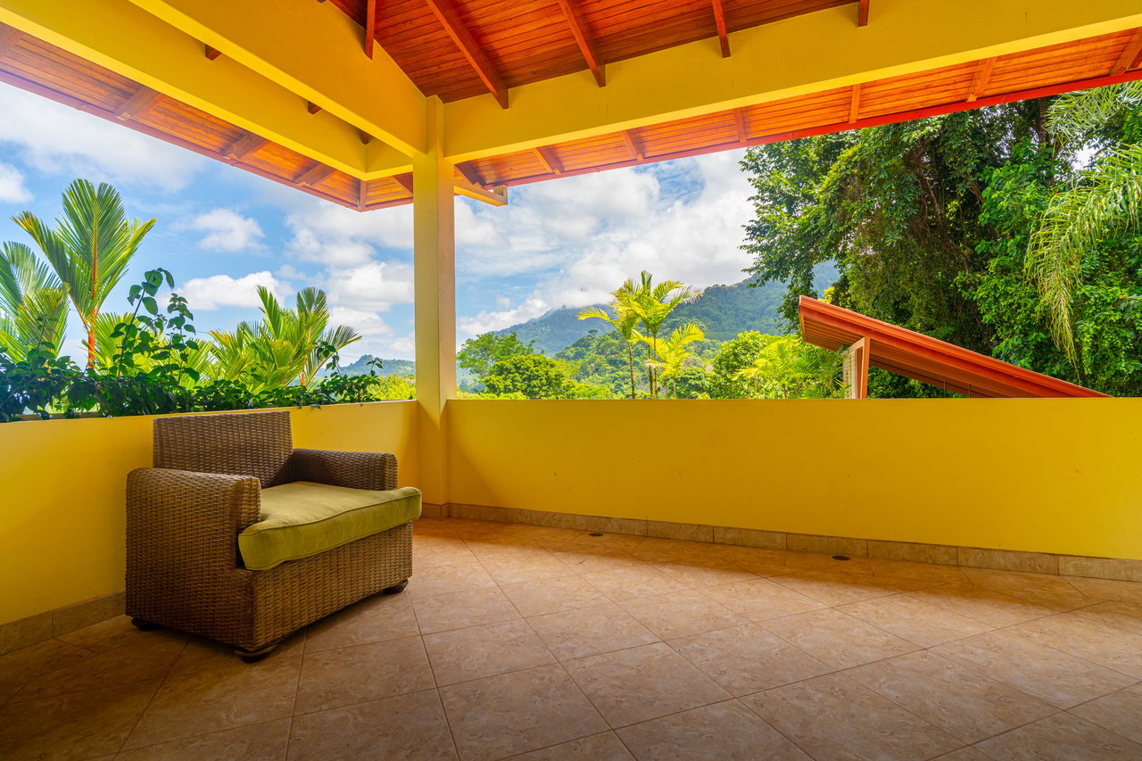 Casa de Orquideas - Mountains, Ocean and Jungle with Privacy In Gated Community, Ojochal