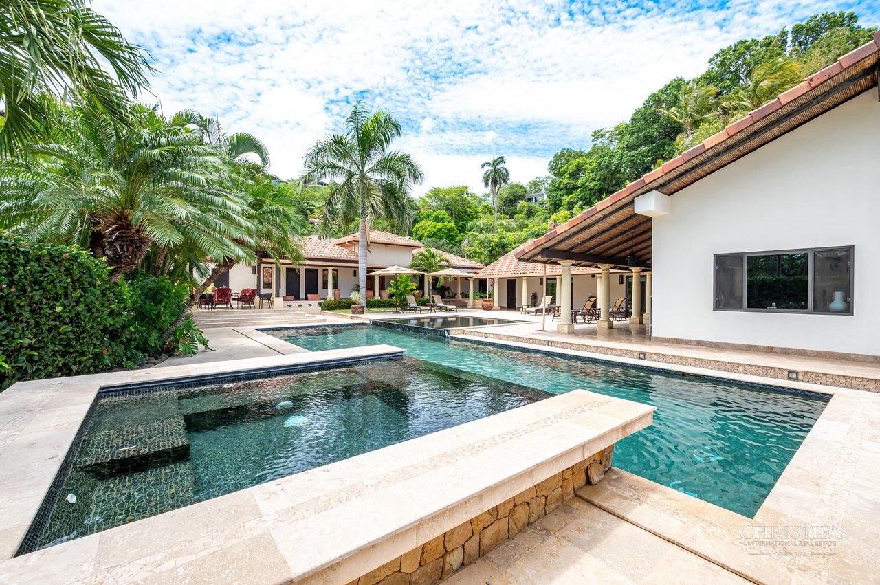 Casa Playa Bonita | Beachfront Luxury Estate in Playa Flamingo