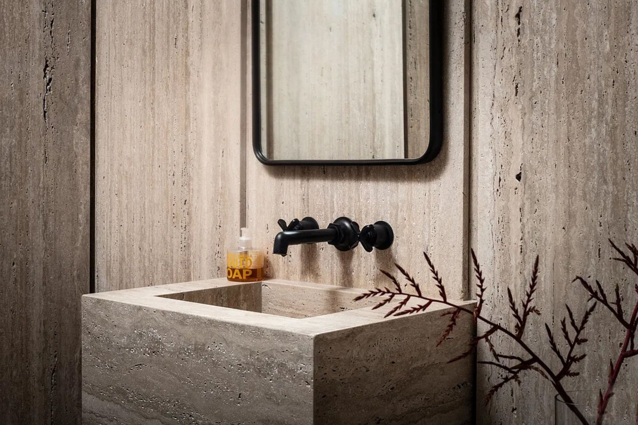 1883 Rising Glen Rd, Sunset Strip