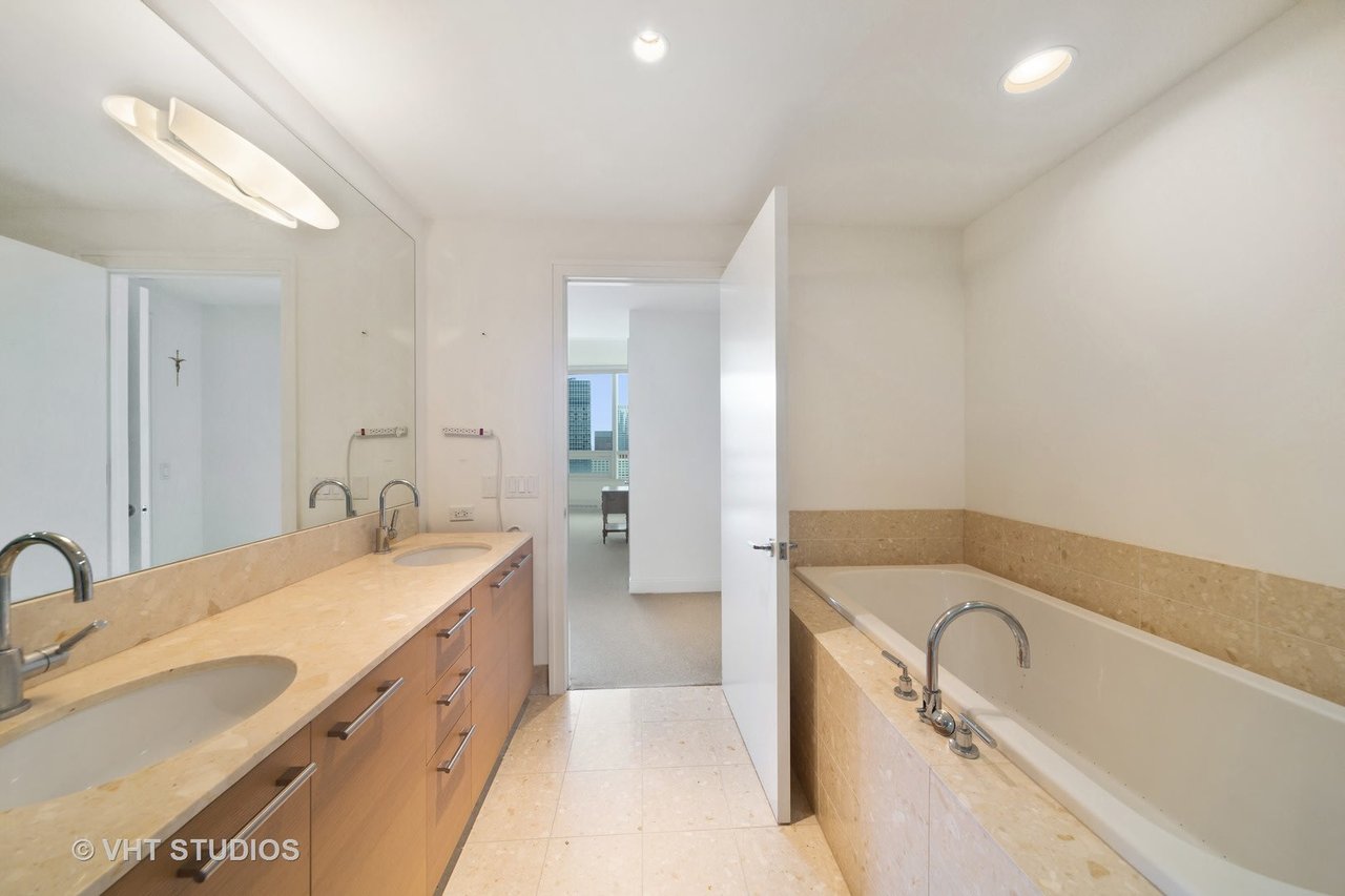340 E Randolph St #2902