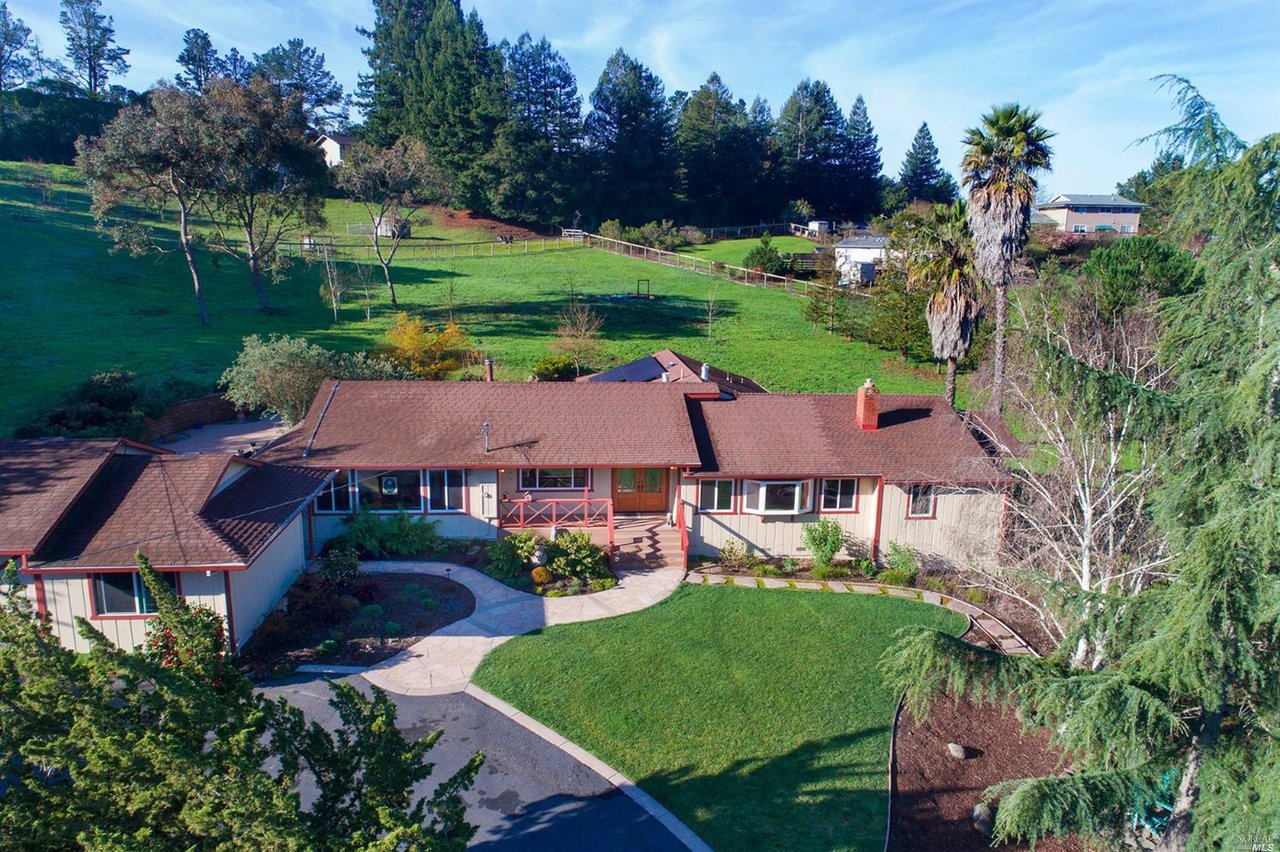 1870 Mountain View Ave