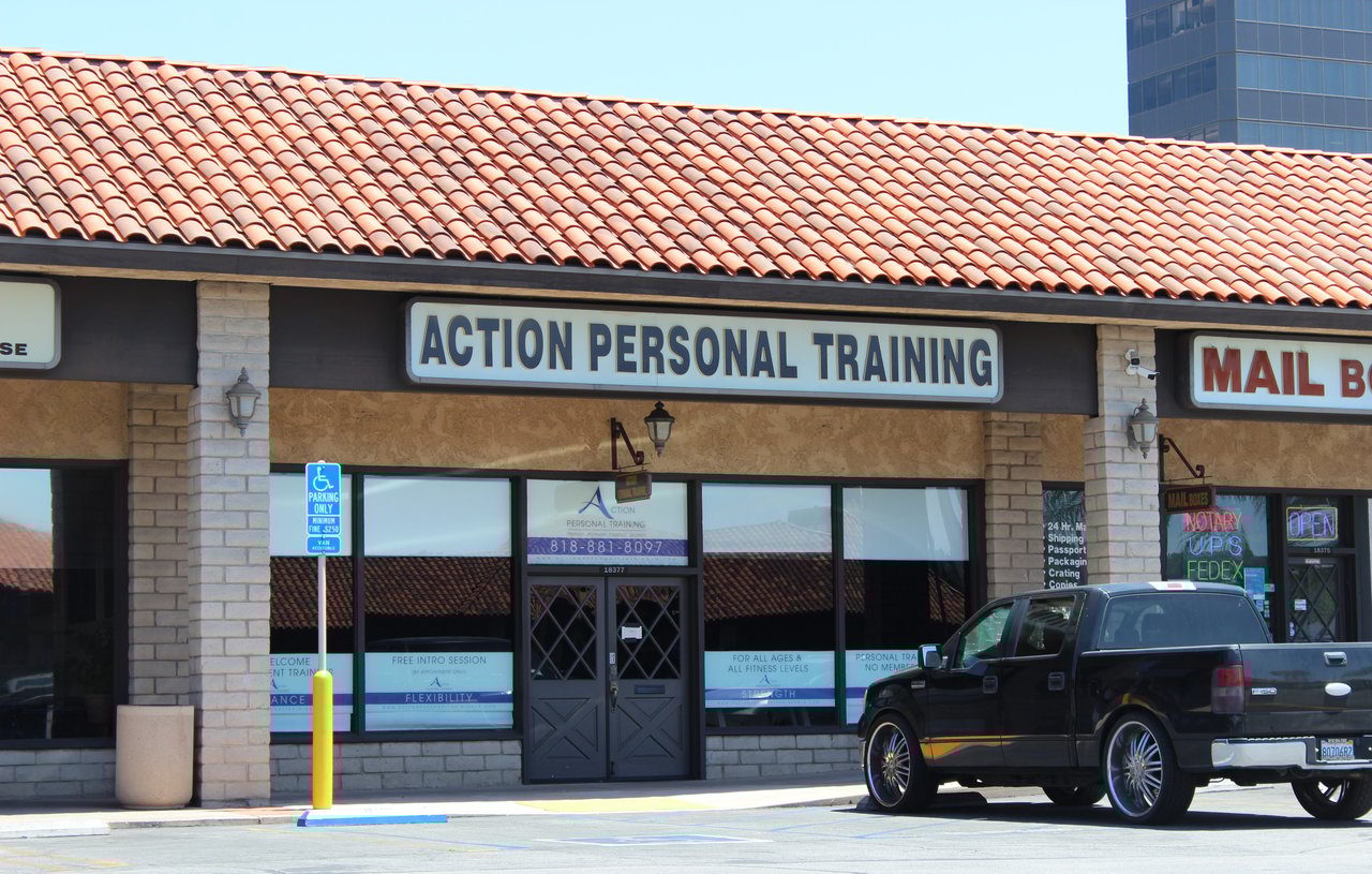 18377 Ventura Blvd