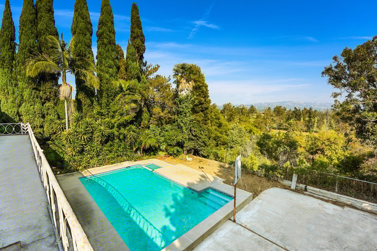 854 Birchwood Drive