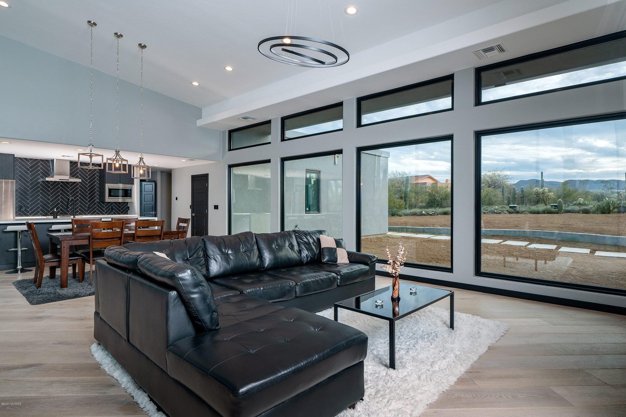 Modern Desert Retreat