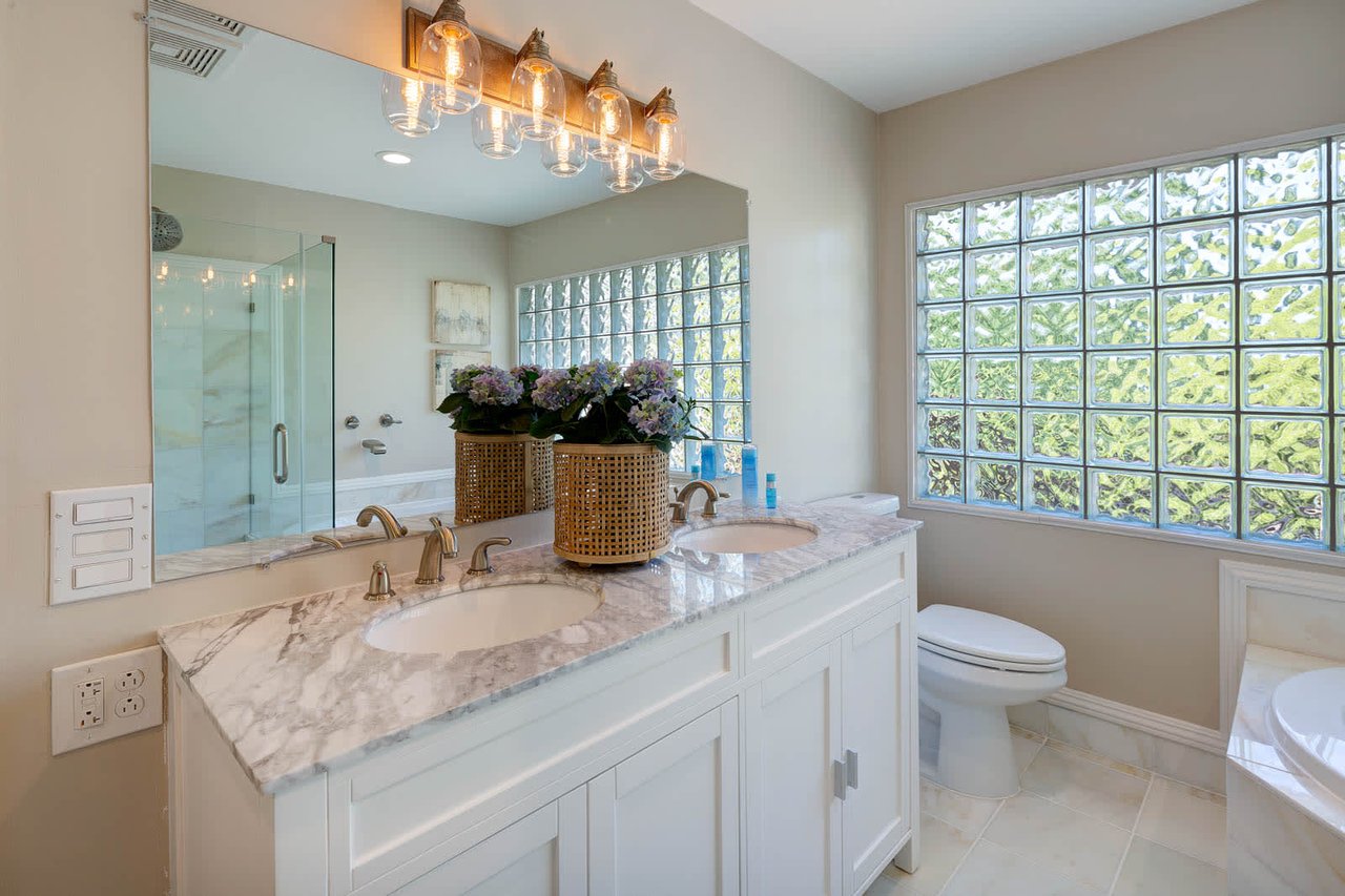 60 Oak Grove Avenue, Woodacre