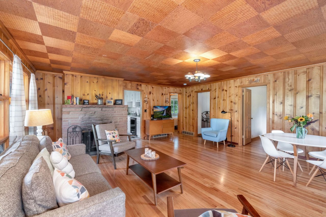 1650 Powelly Lane