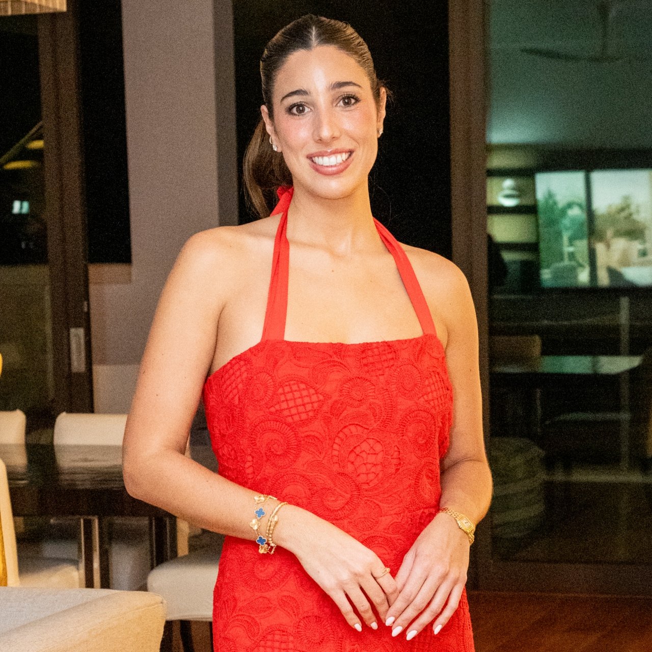 Cristina Juelle Dorado, PR Real Estate Agent Headshot