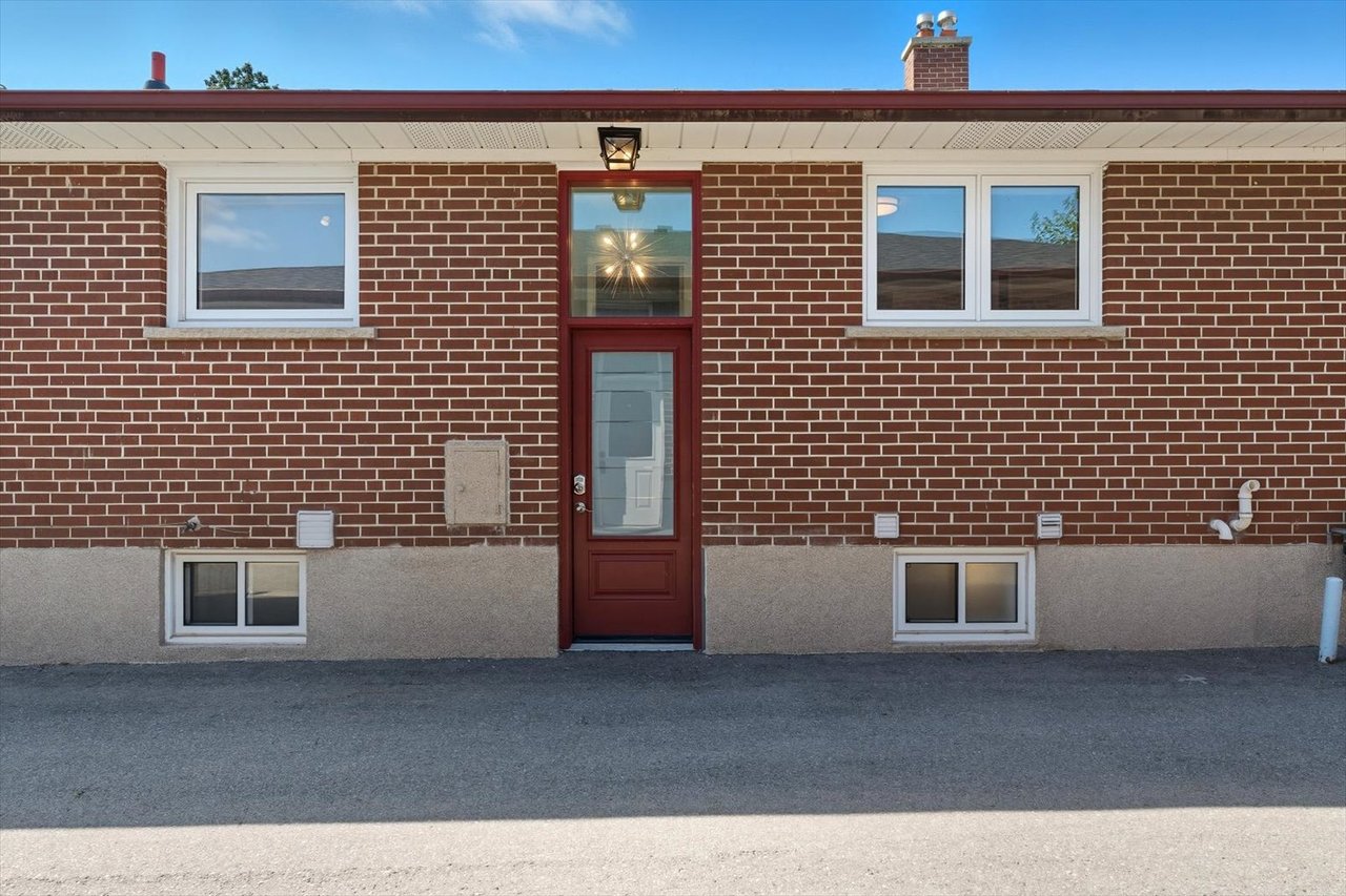 1624 Coram Cres