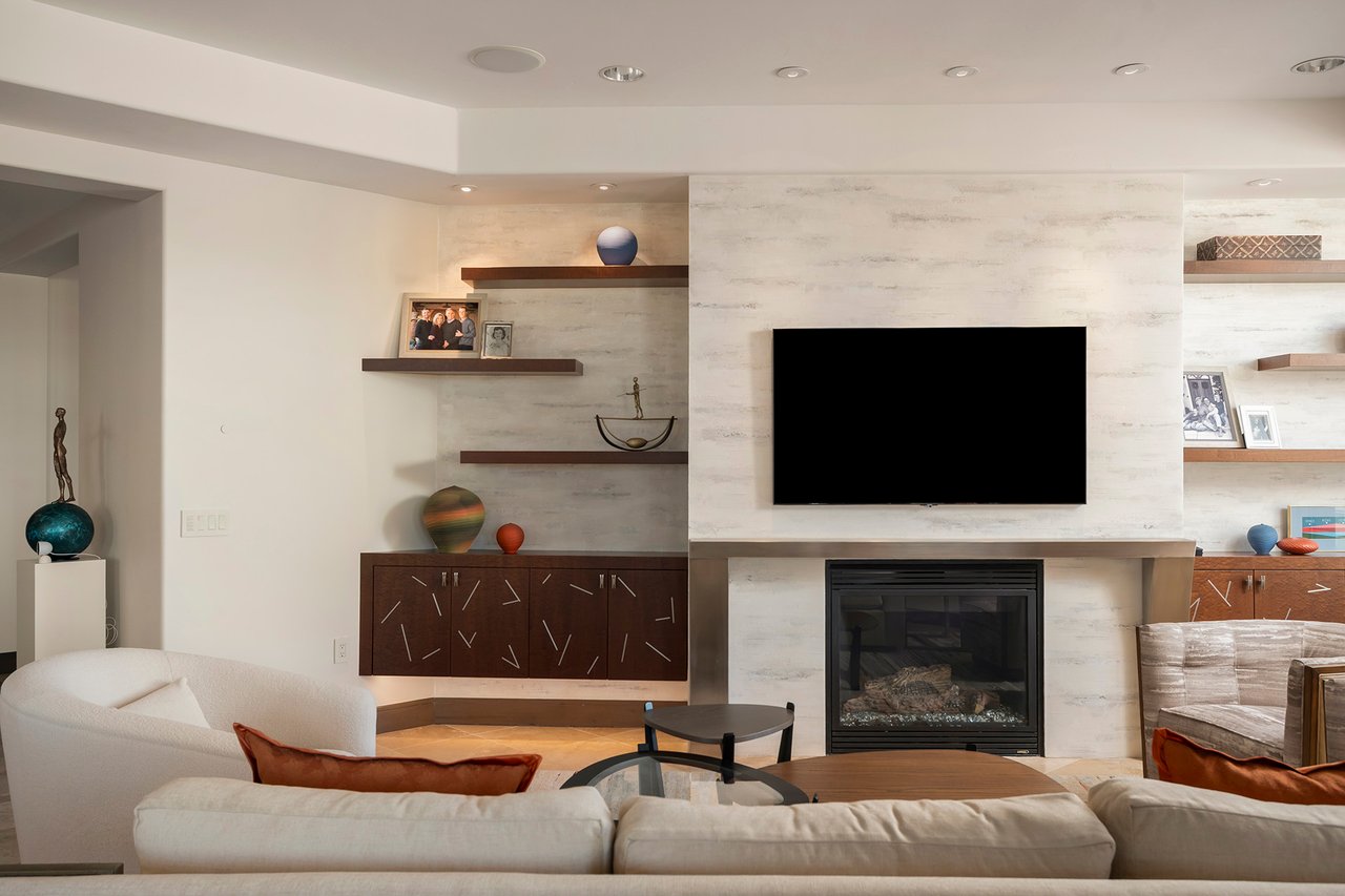 2211 E CAMELBACK Road, 1203