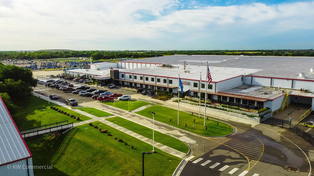 9528 W I-40 Service Rd