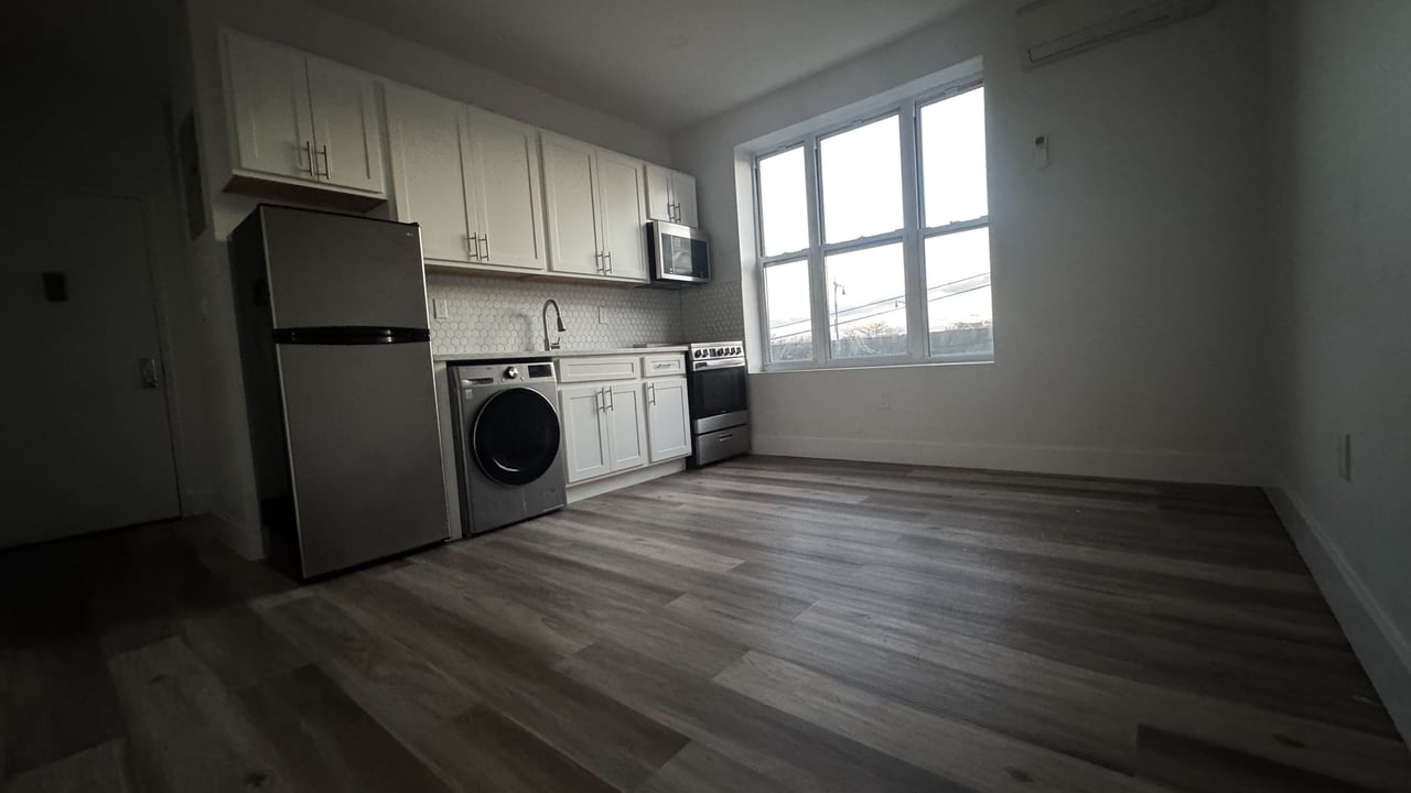 2785 East 15th Street #1F