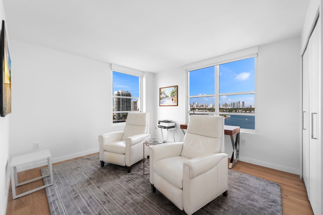 1800 Sunset Harbour 1202/04