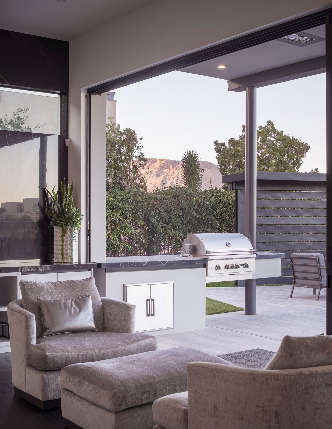 34 Sun Glow Ln, Las Vegas, NV 89135