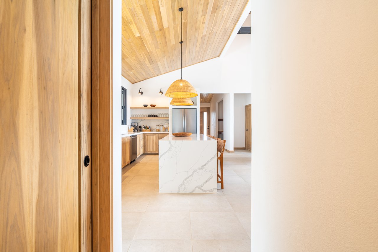 Casa Amarilla – Oceanfront Luxury Meets Sustainable Living in Tres Rios
