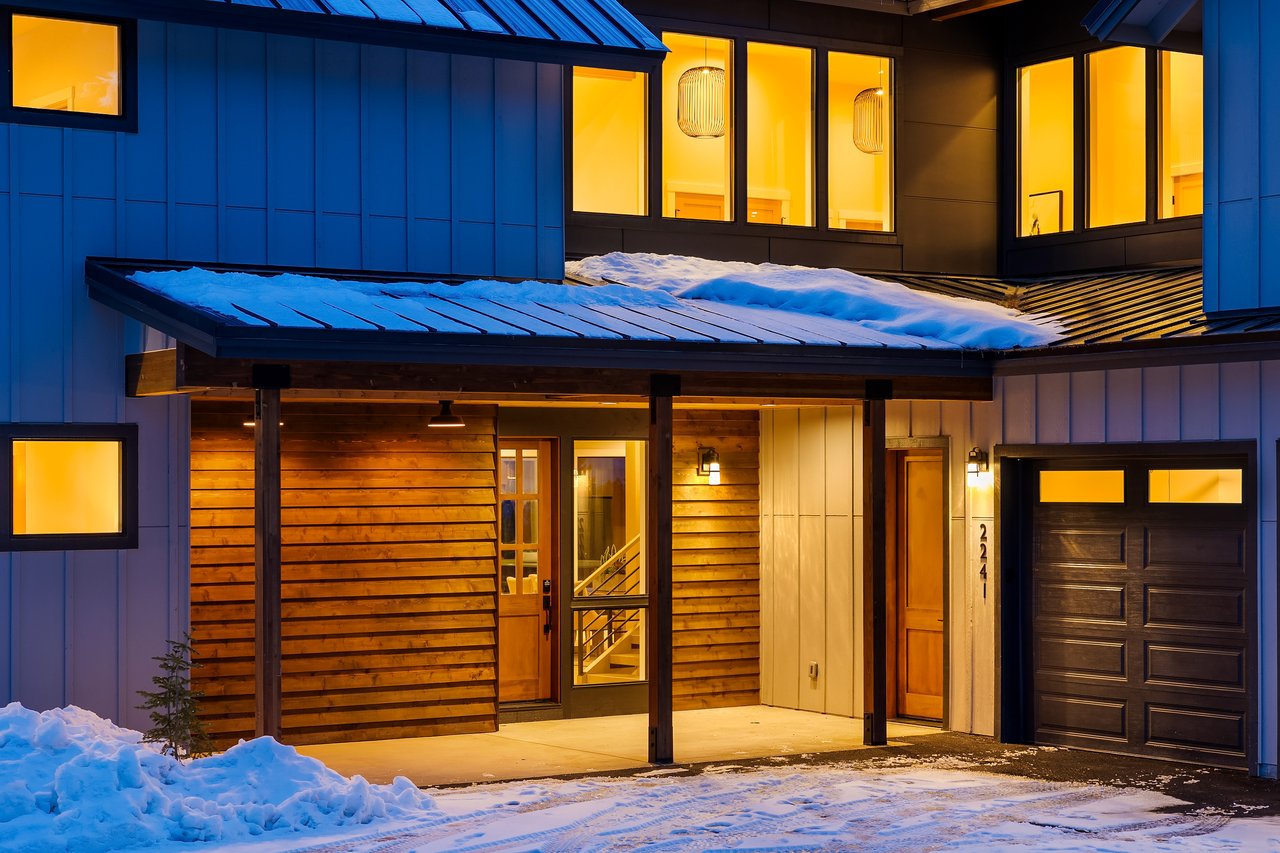 2241 Forest Ridge Drive