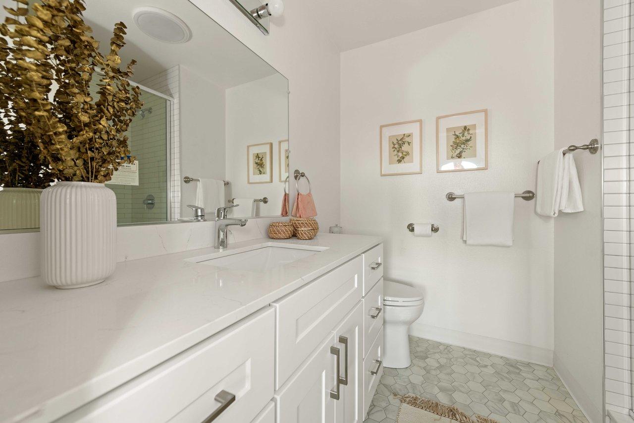 125 Sylvia Way, San Rafael