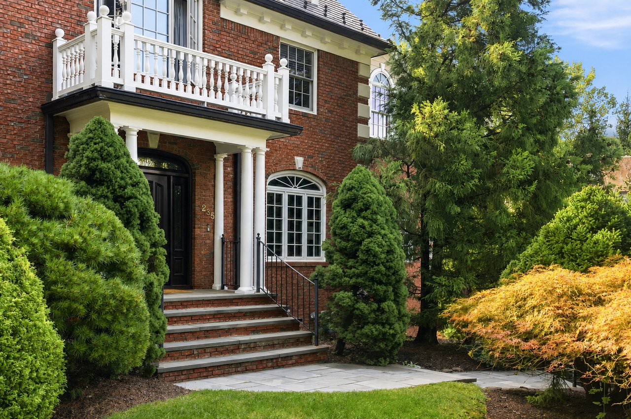 285 Hartshorn Drive, Short Hills, NJ 07078