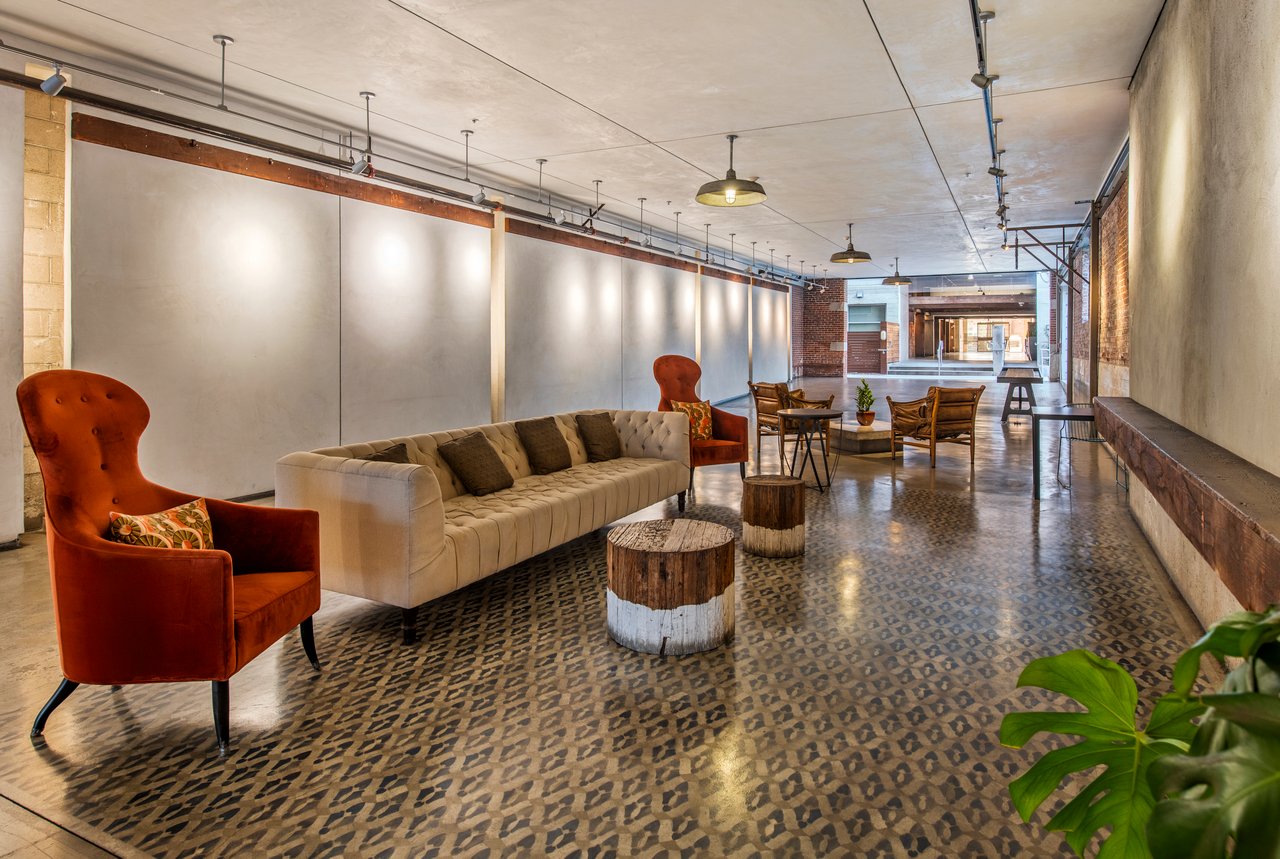 527 Molino St Unit: 202