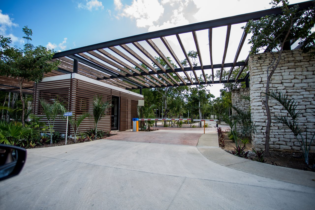 Casa Lucas | 3BR Jungle Villa w/ Rooftop Pool