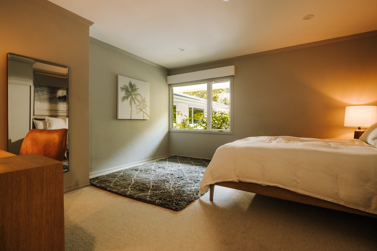 2610 Mandeville Canyon Rd