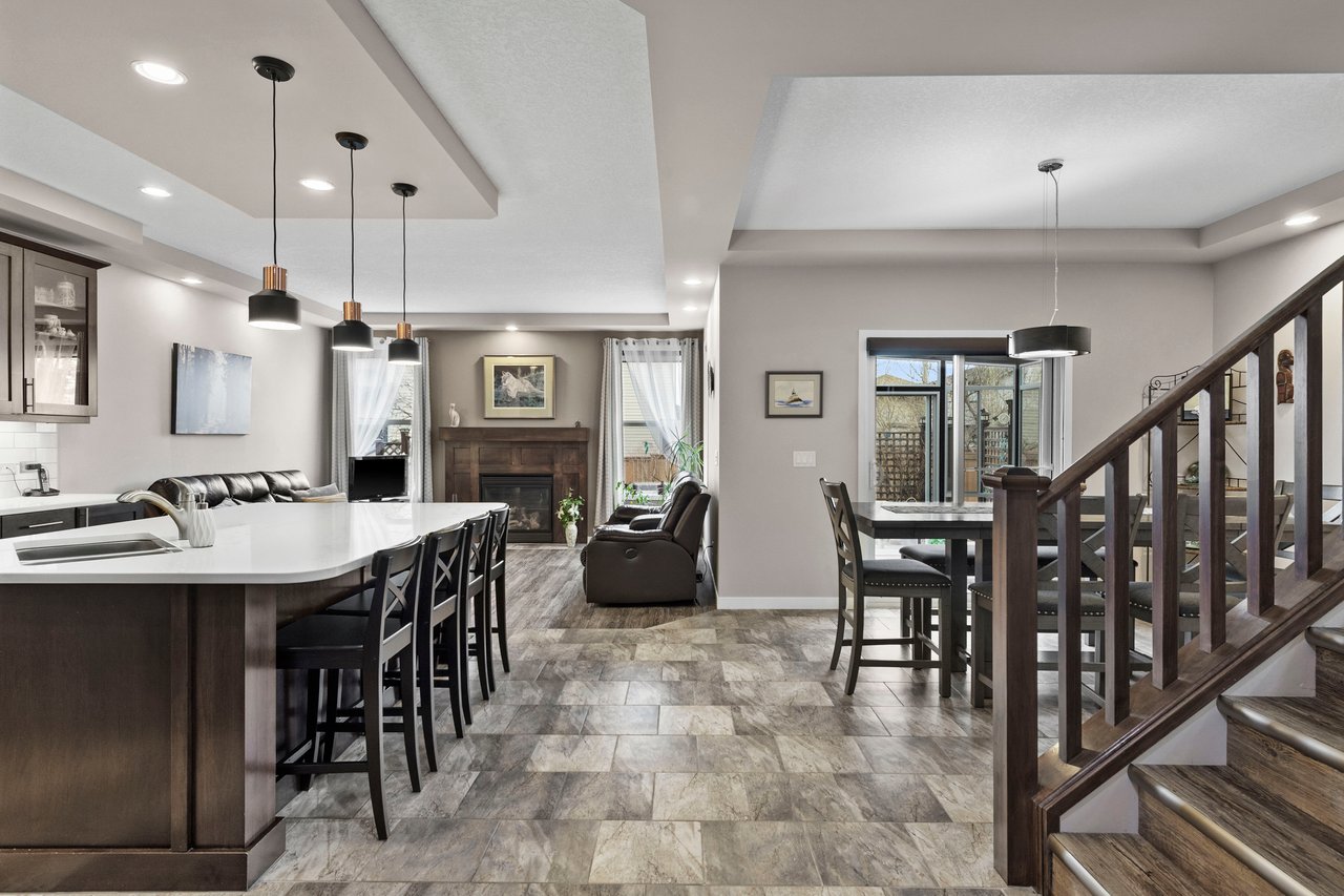 207 Royal Oak Bay NW
