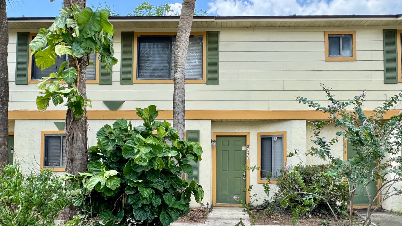 Lake Baldwin Area Townhouse with Private Garden Patio