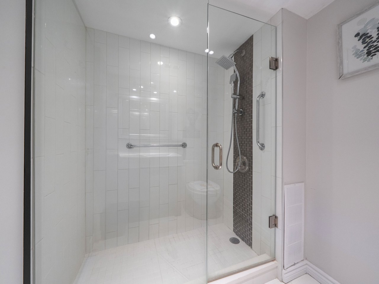 7420 Bathurst Street, 1602