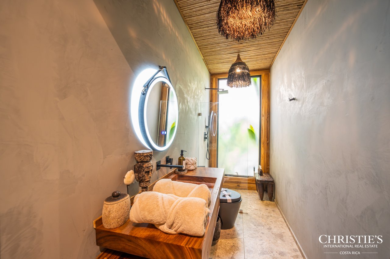 LE CLOS - An Exclusive Three-Residence Estate 