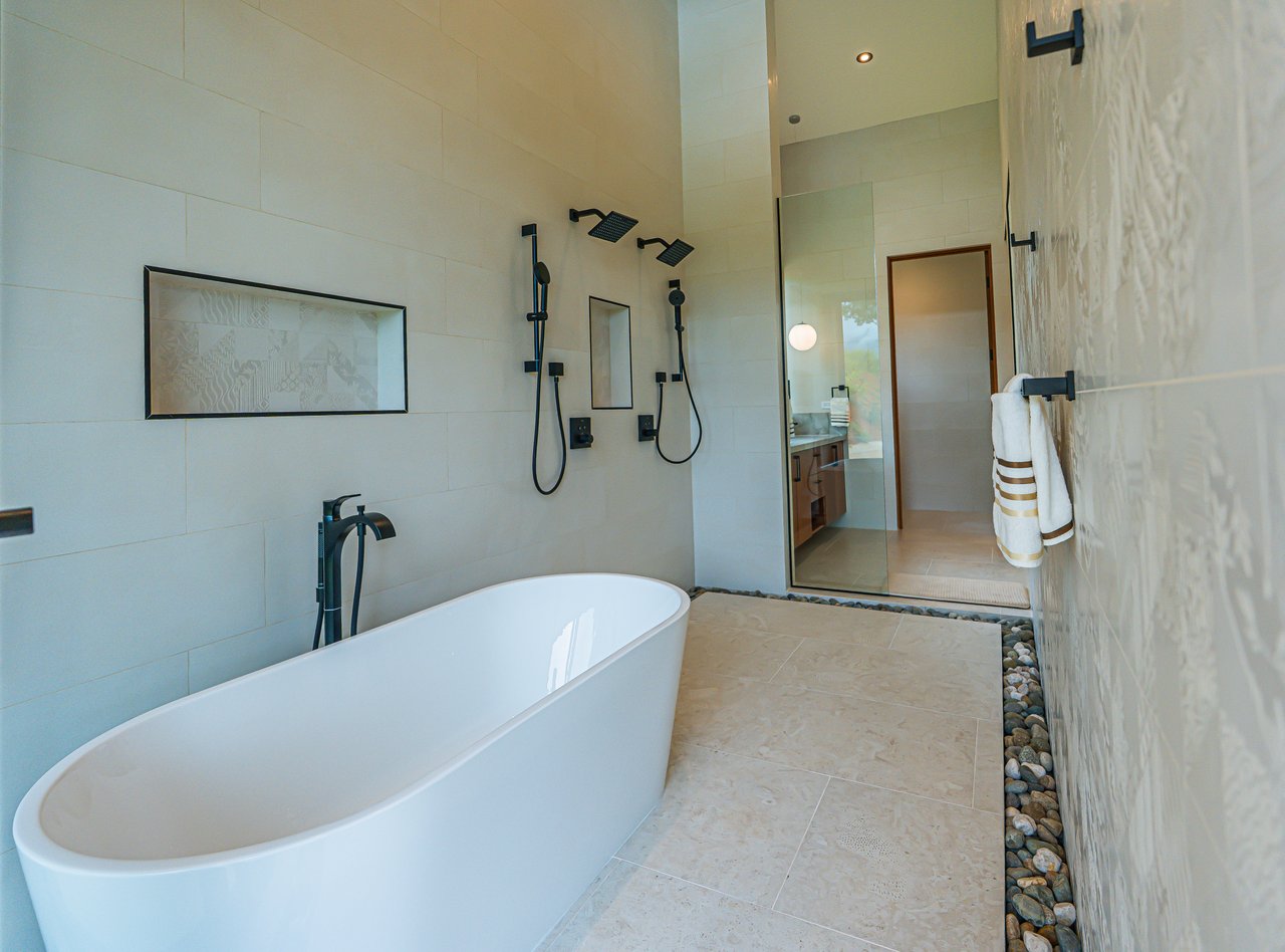 3 Bedroom Luxury Modern Tropical Home in Dominical