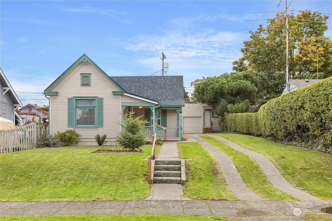 608 E Wright Ave