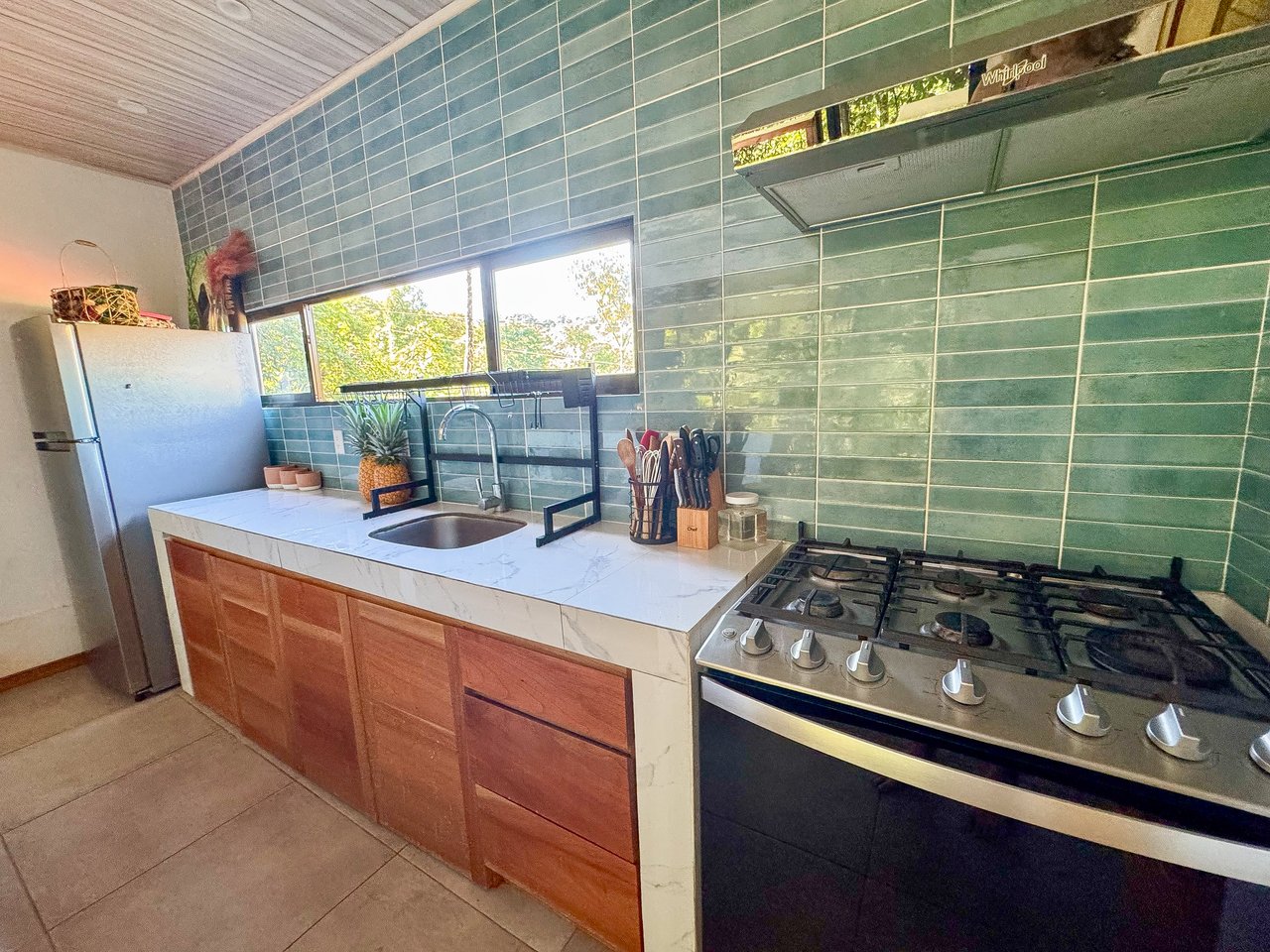 Jungle River Retreat with Airbnb & Build Space in Ojochal