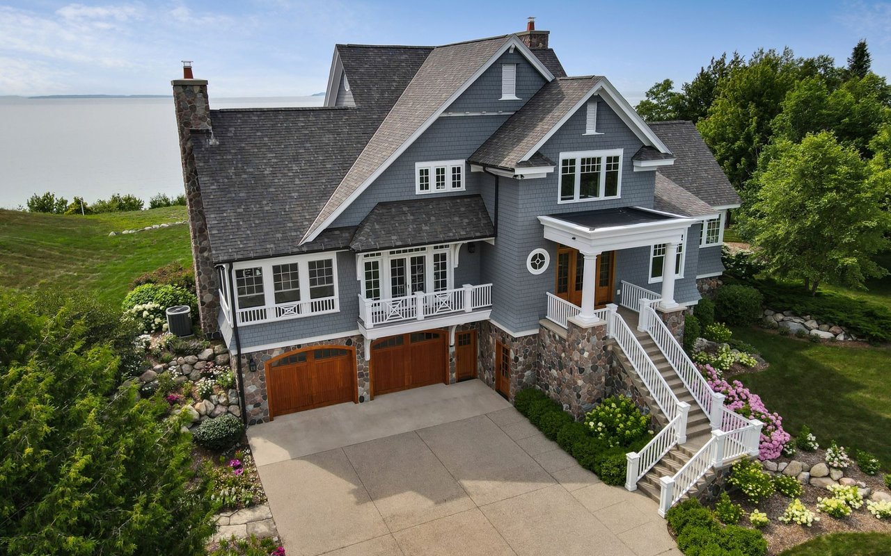 Amazing Northern Michigan Homes: World-Class Views of Lake Michigan
