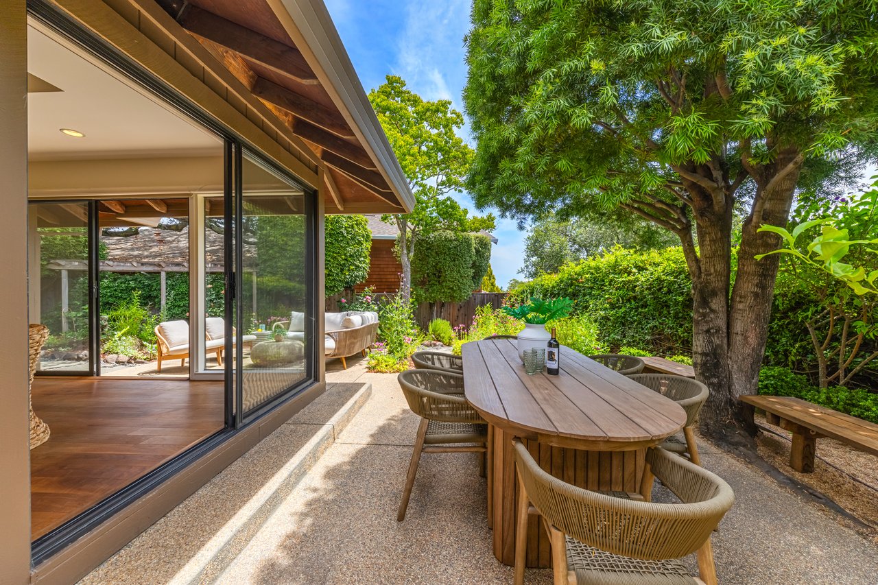 Inviting and Updated - Picturesque Grounds
