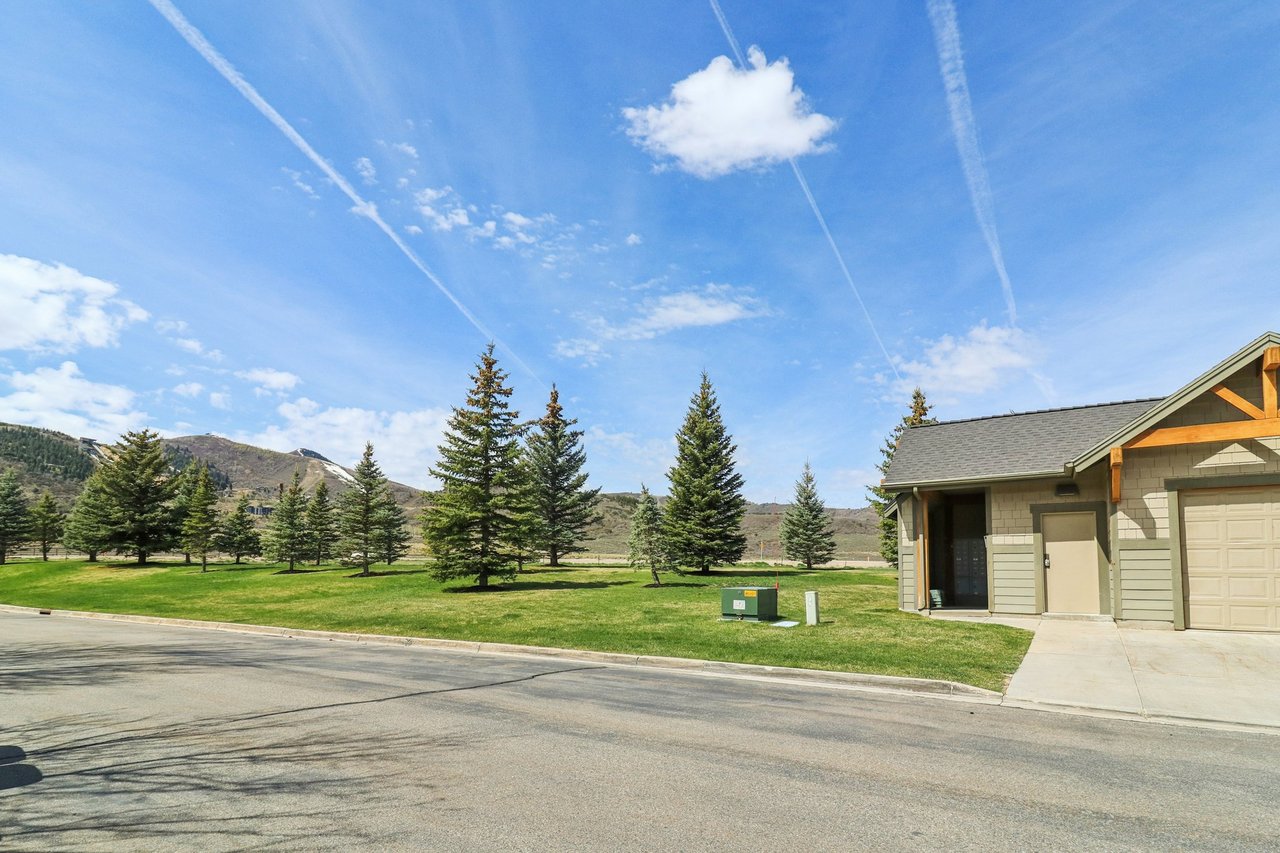 6010 N Fox Pointe