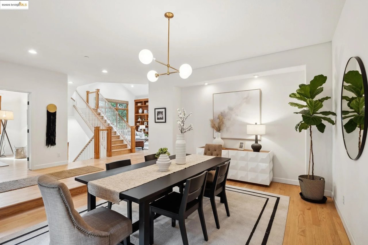 22 White Ct