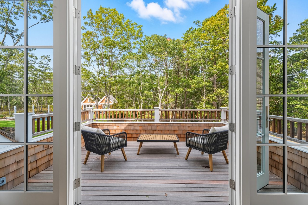 417 Edge of Woods Road