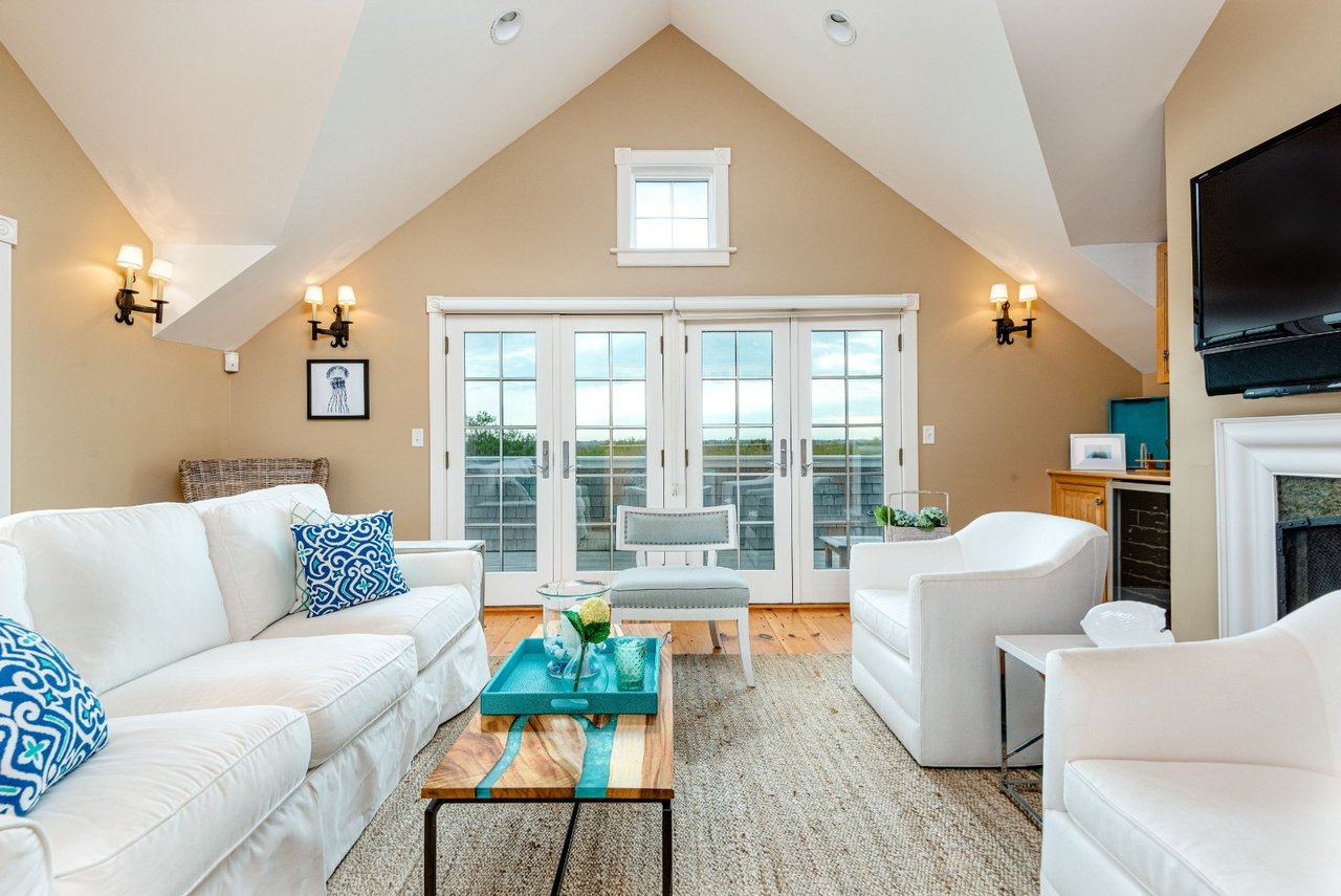 24 Cannonbury Ln