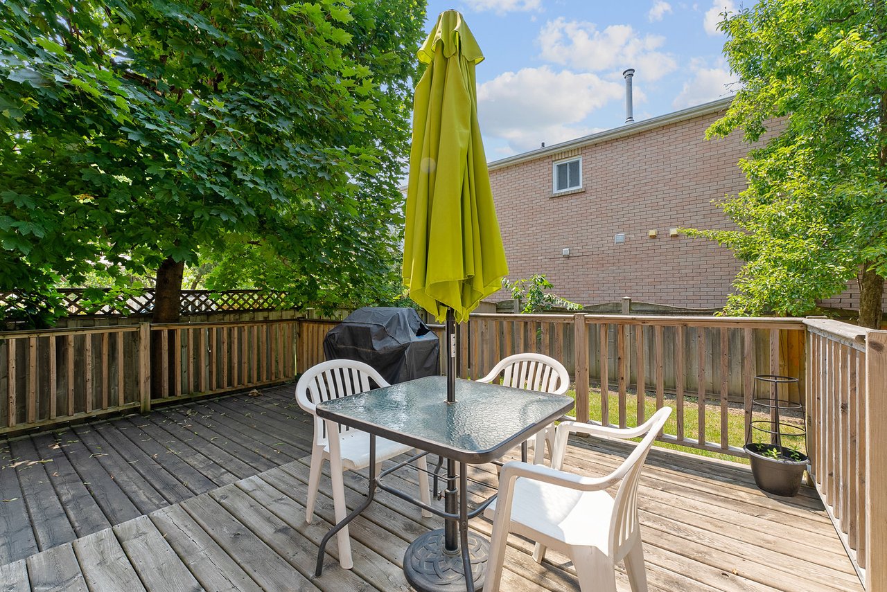 28 Thornway Ave