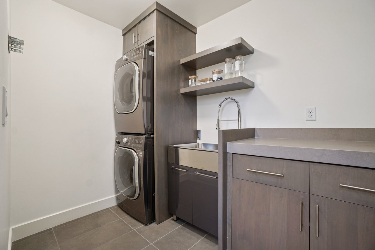 6768 Golden Bear Loop