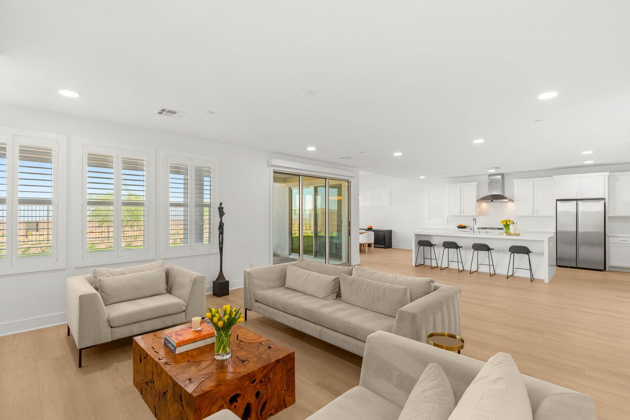 484 Windstone Crest