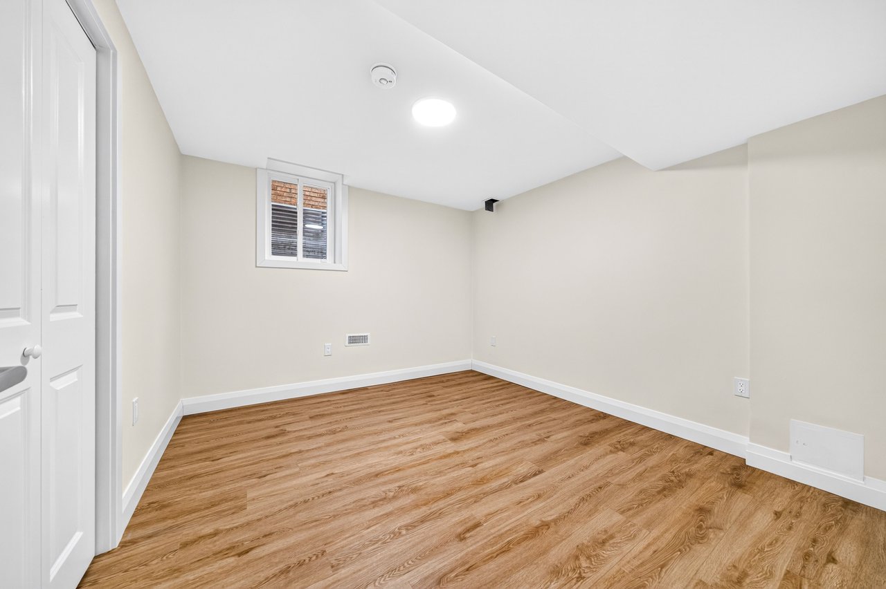 109 Valleymede Dr